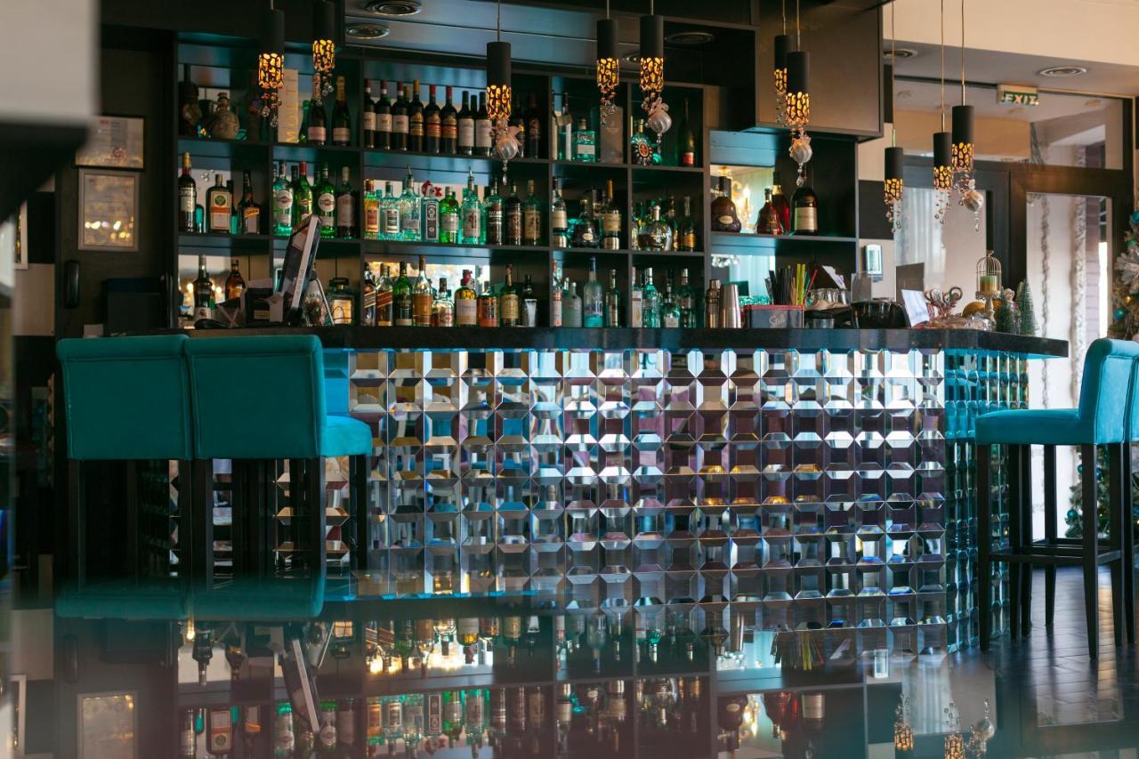 River Side Hotel Tbiliszi Kültér fotó The bar at the hotel