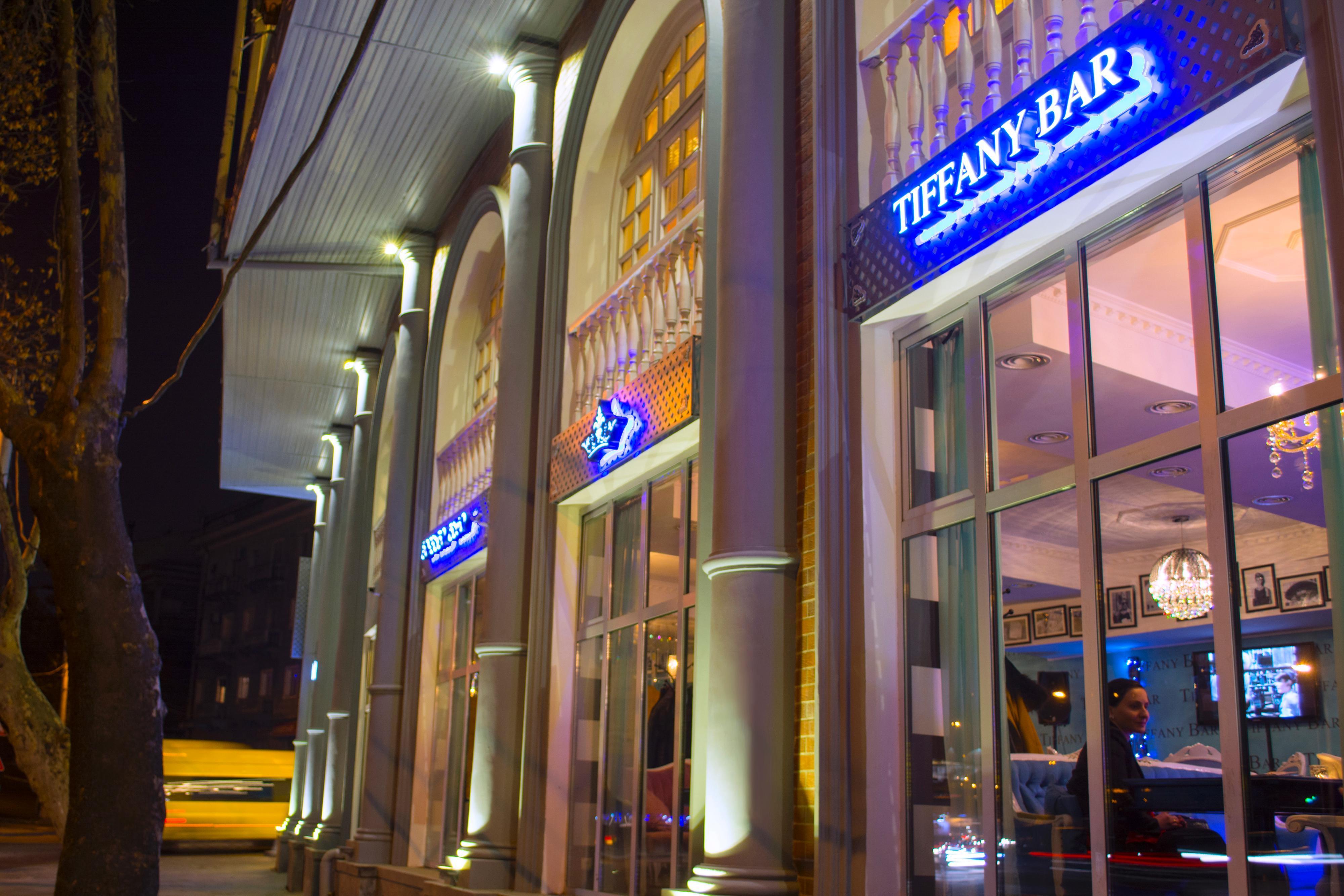 River Side Hotel Tbiliszi Kültér fotó Tiffany Bar