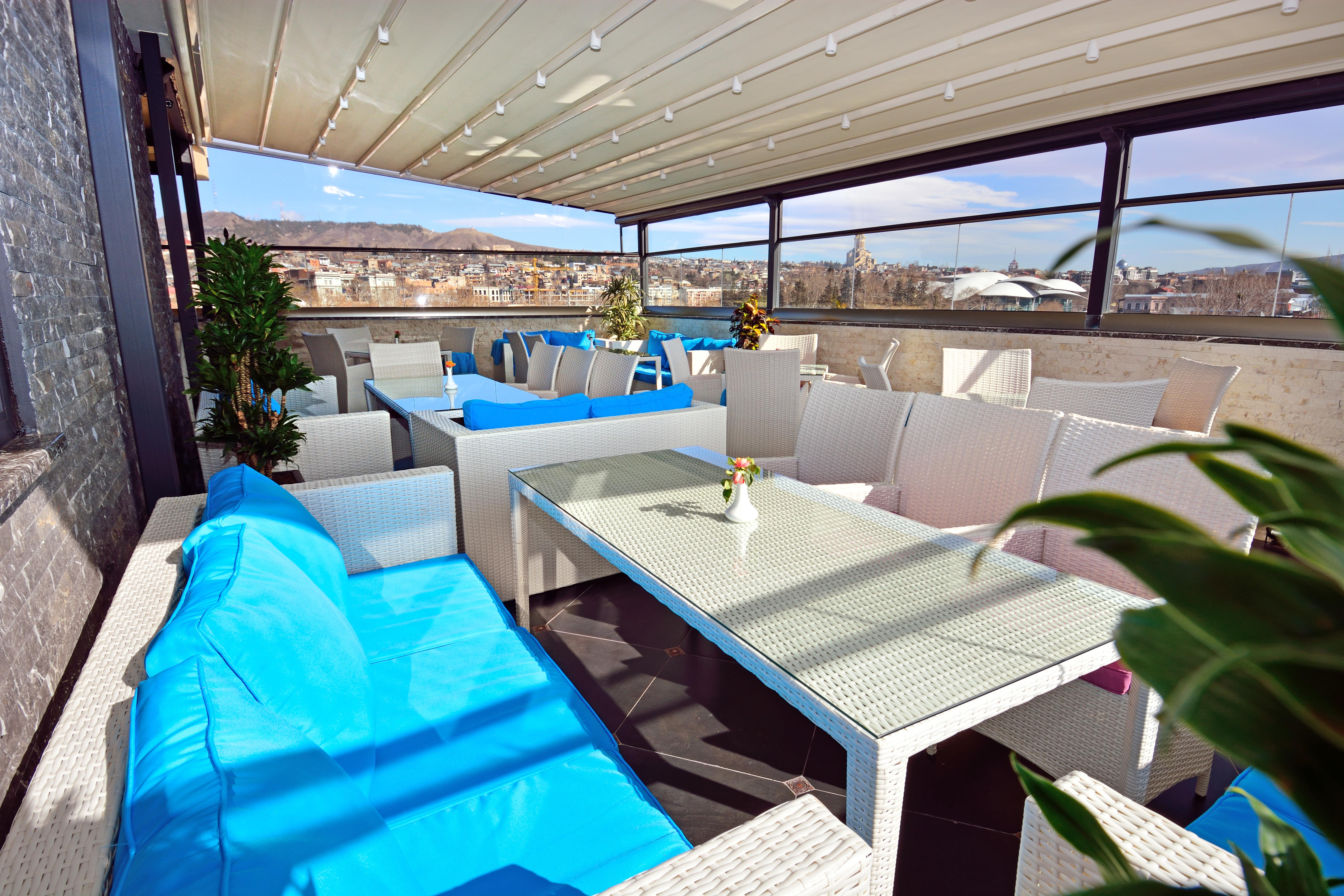 River Side Hotel Tbiliszi Kültér fotó A 3D rendering of a balcony