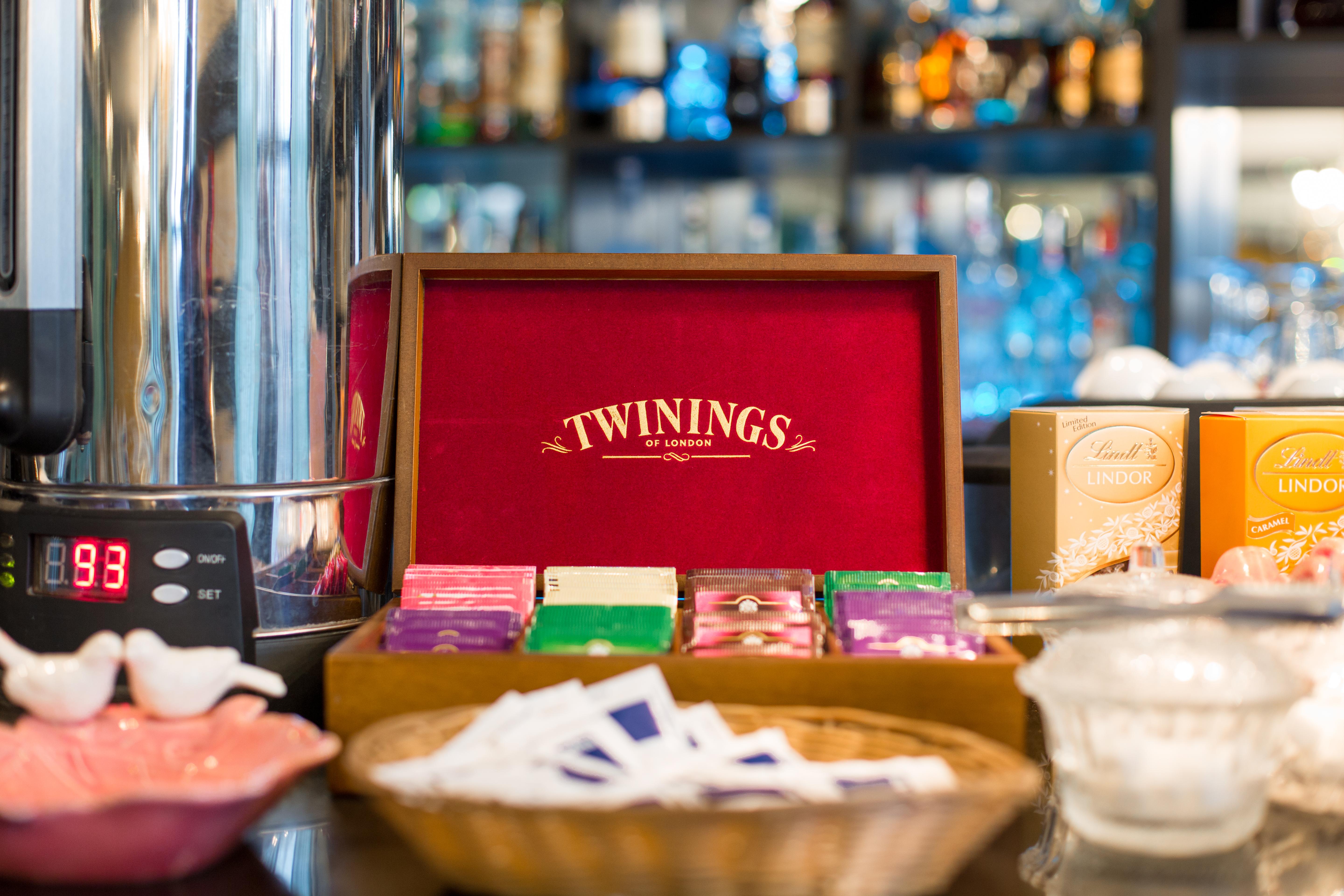 River Side Hotel Tbiliszi Kültér fotó Twinings tea