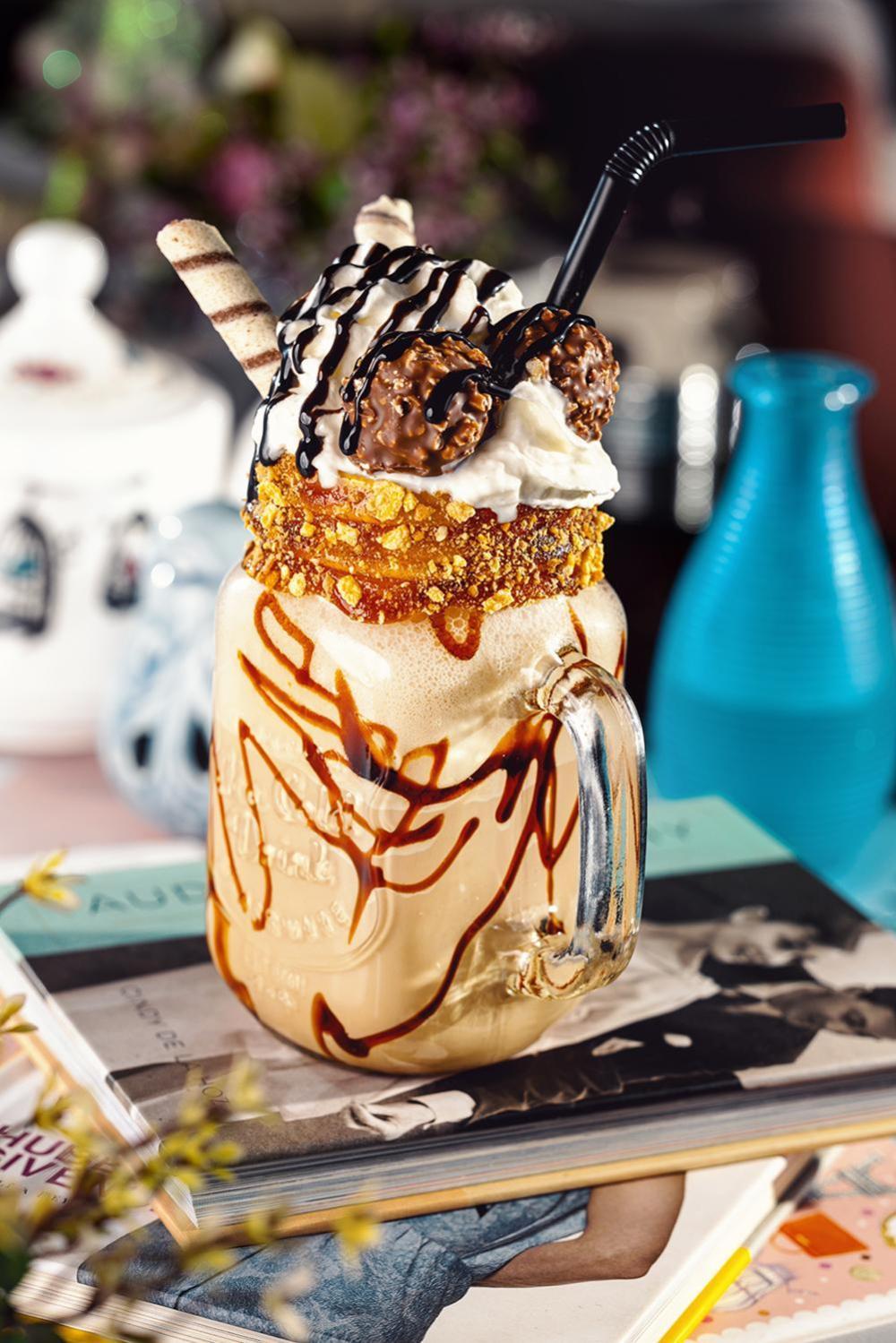 River Side Hotel Tbiliszi Kültér fotó A peanut butter milkshake