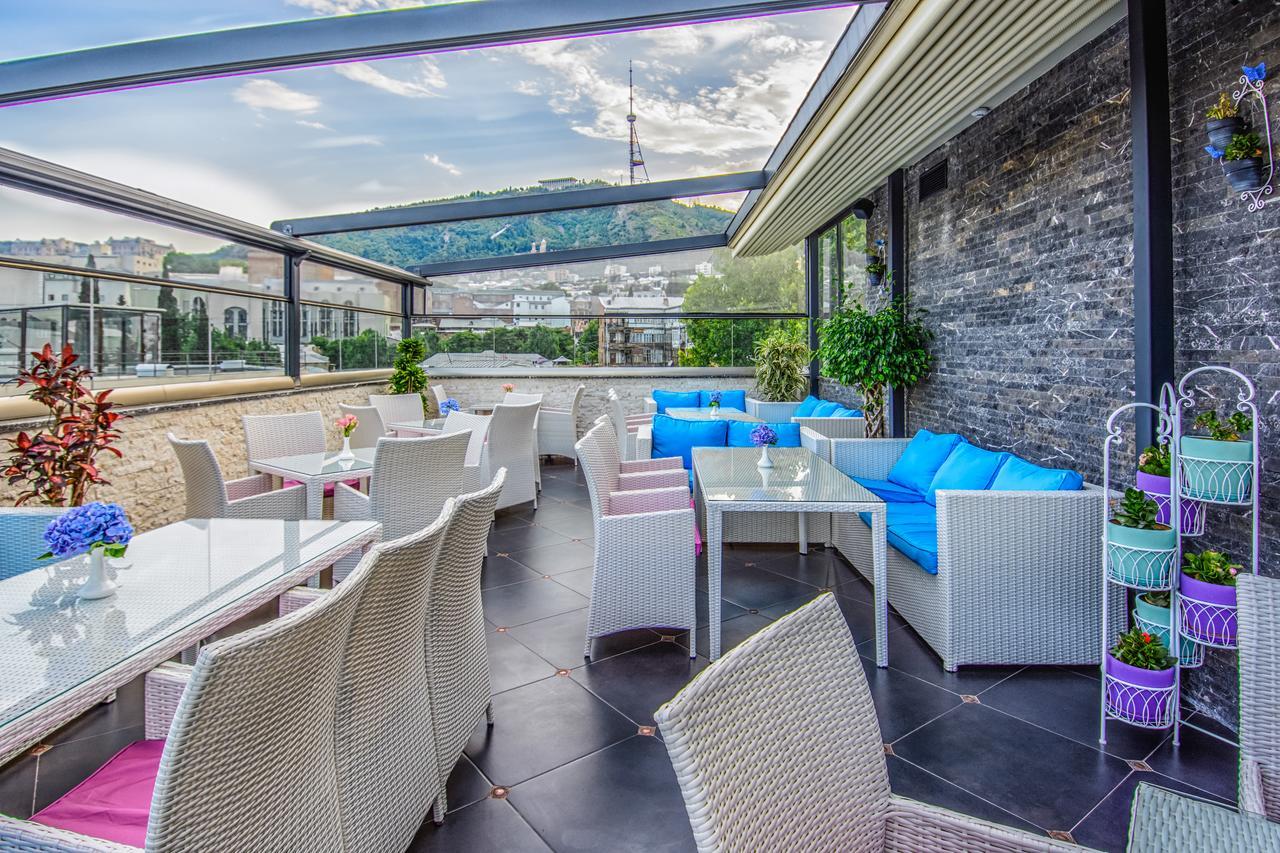 River Side Hotel Tbiliszi Kültér fotó Skyline Bar